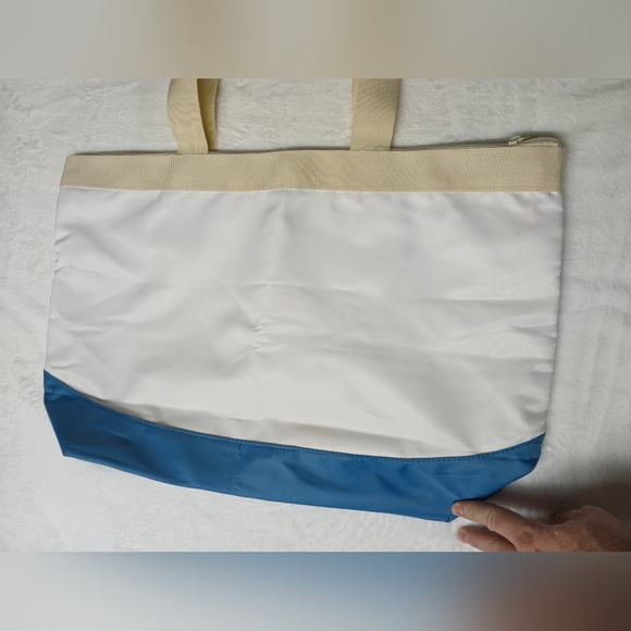 Disney Cruise Line DCL Castaway Club - Large Tote Bag -white/blue bottom - Picture 4 of 7